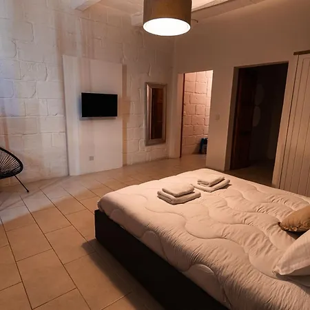 2 At Palazzo Seraphim Boutique Living In St Julians Maison d'hôtes