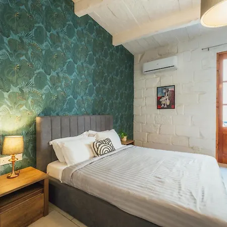 2 At Palazzo Seraphim Boutique Living In St Julians Affittacamere San Giuliano