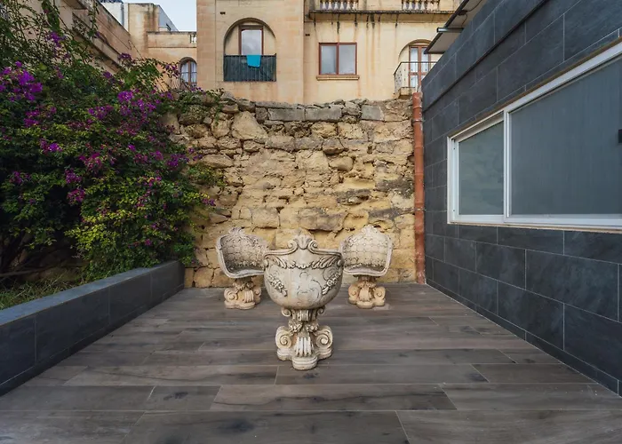 2 At Palazzo Seraphim Boutique Living In St Julians Konukevi